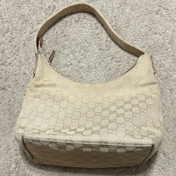 Gucci Beige Monogram Shoulder Bag - Picture 4 of 10